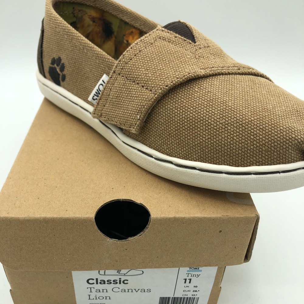 Tom slip on shoes with dog paw prints 🐾